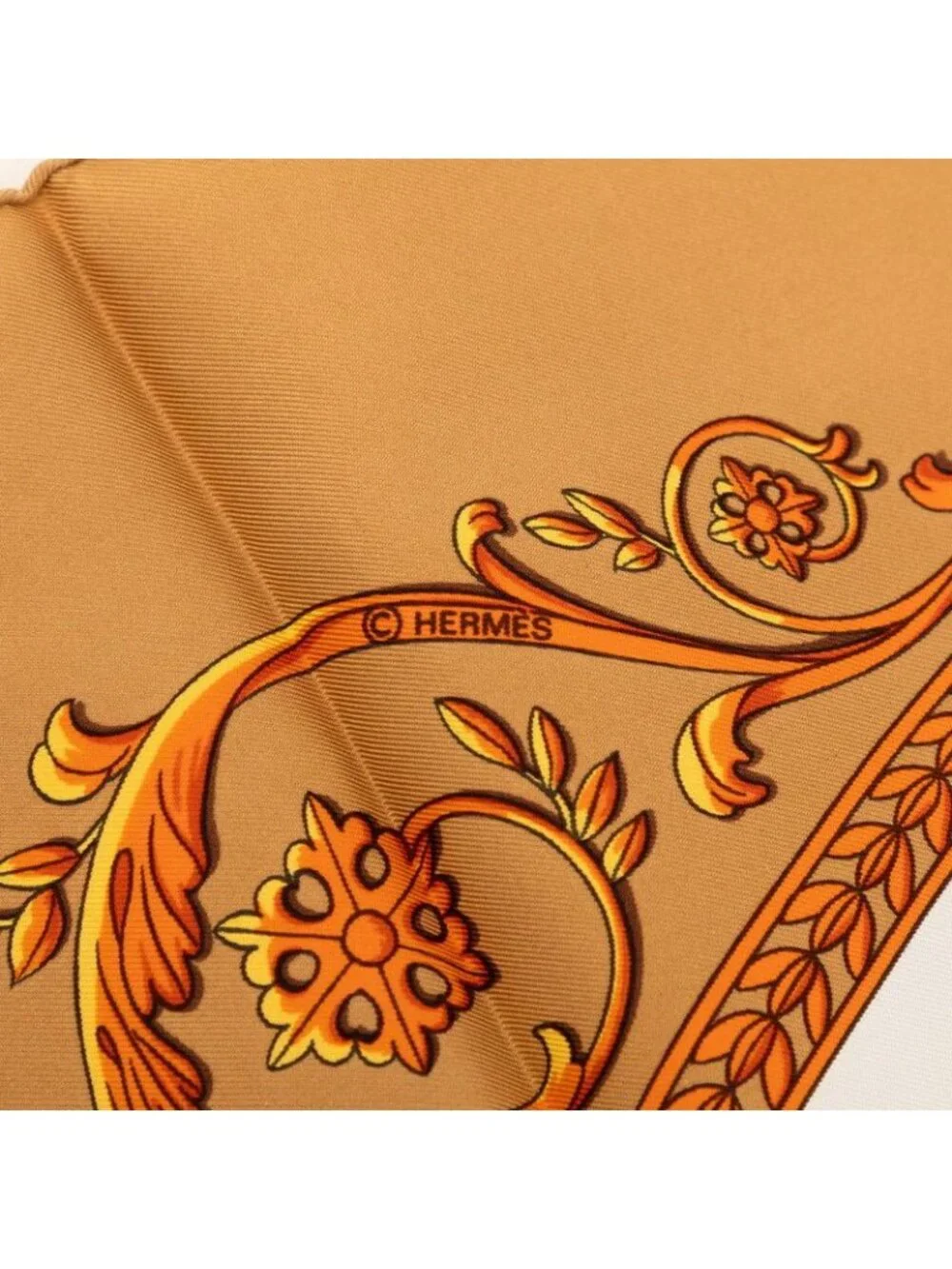 Hermes Carre 90 la Promenade de Longchamps Walk to Long Chien Scarf Beige White